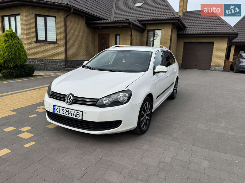 Универсал Volkswagen Golf 2010 в Киеве