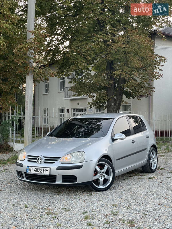 Хетчбек Volkswagen Golf 2005 в 