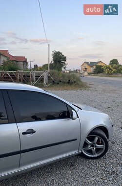 Хетчбек Volkswagen Golf 2005 в 