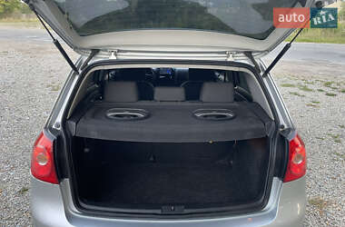 Хетчбек Volkswagen Golf 2005 в 