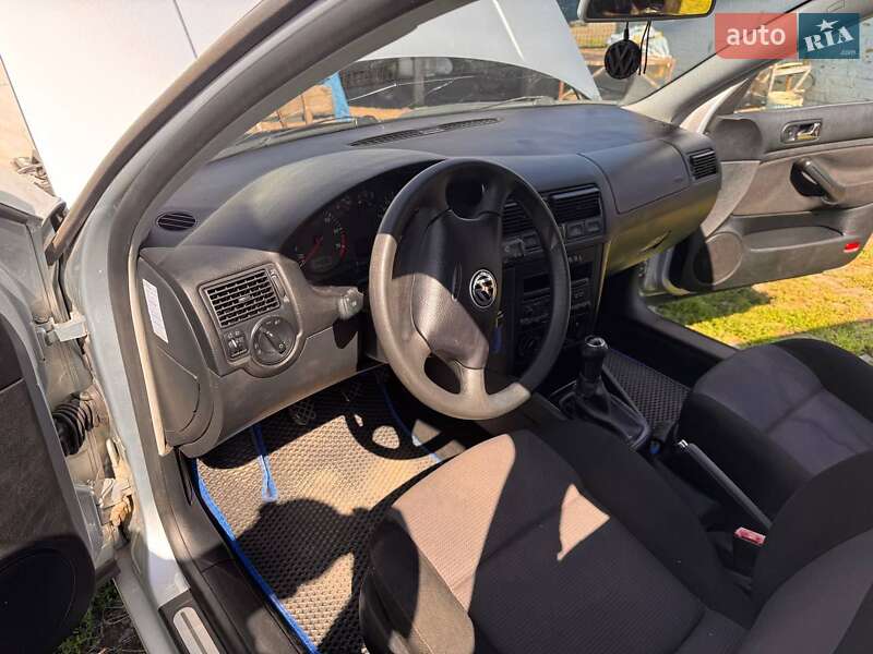 Универсал Volkswagen Golf 2001 в Хмельницком