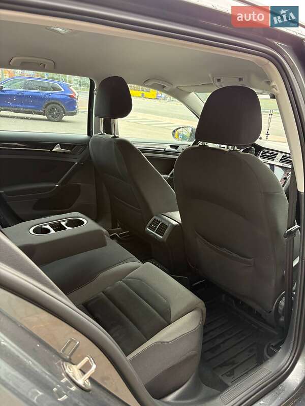 Універсал Volkswagen Golf 2017 в Києві