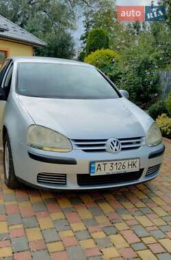 Хетчбек Volkswagen Golf 2005 в Тисмениці