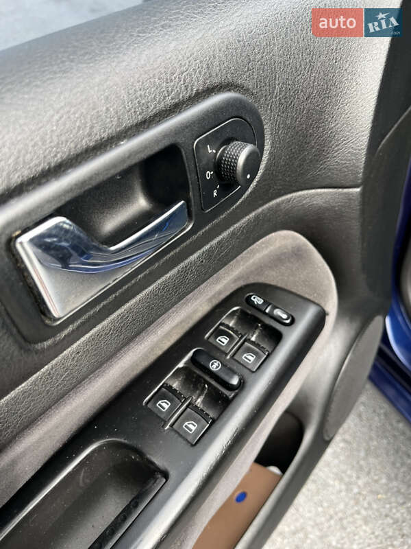 Универсал Volkswagen Golf 2002 в Житомире