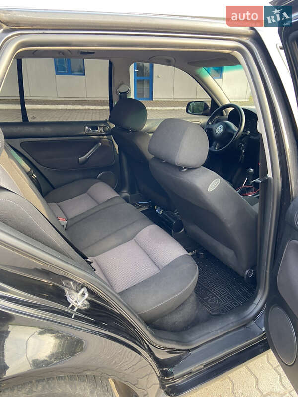 Хэтчбек Volkswagen Golf 2000 в Луцке