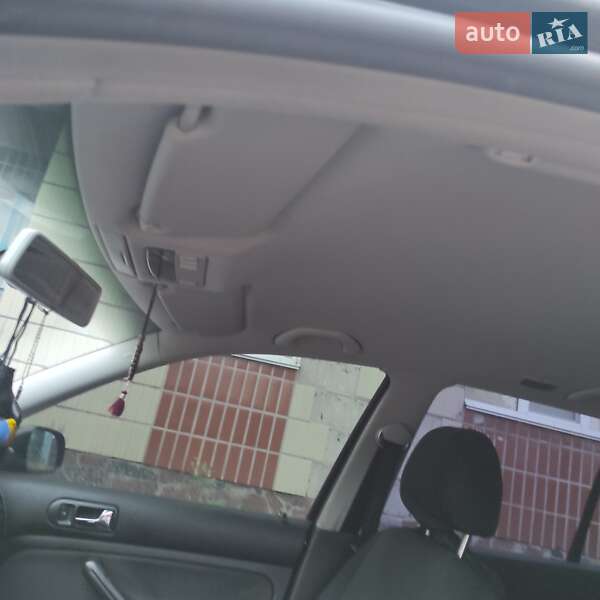 Хэтчбек Volkswagen Golf 2001 в Овруче