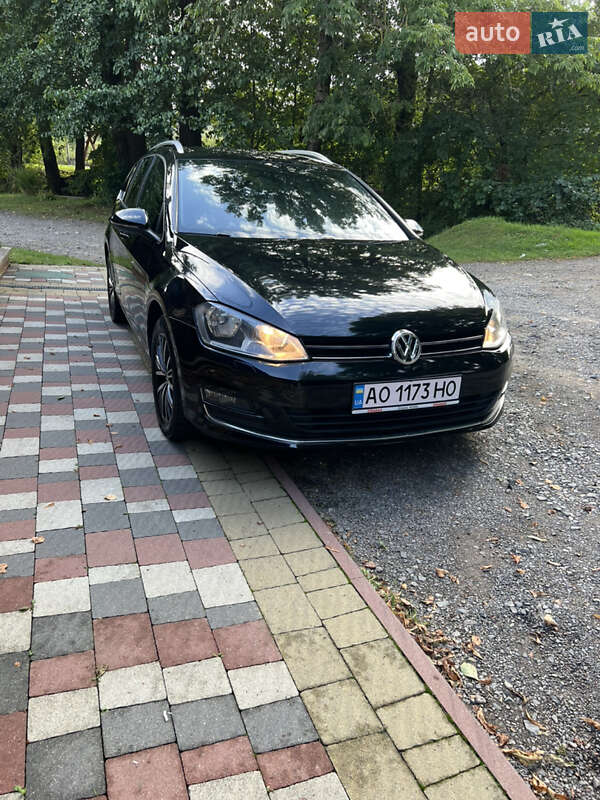 Універсал Volkswagen Golf 2016 в Сваляві