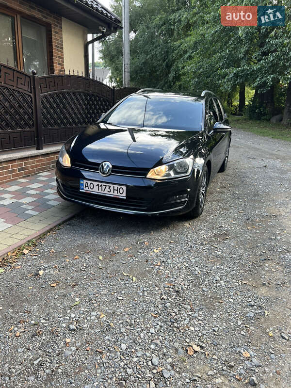 Універсал Volkswagen Golf 2016 в Сваляві