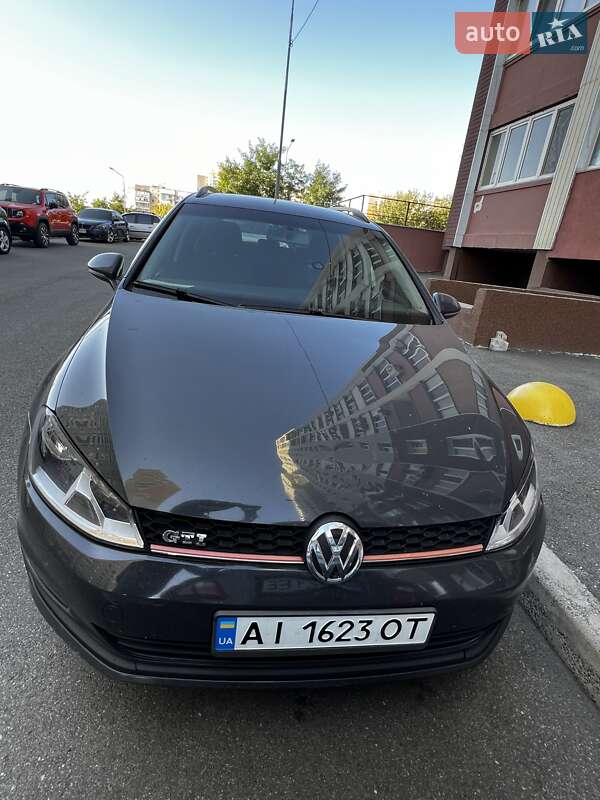 Универсал Volkswagen Golf 2015 в Вышгороде