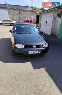 Хэтчбек Volkswagen Golf 2001 в Киеве