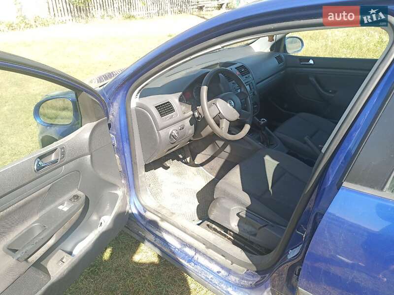 Хетчбек Volkswagen Golf 2004 в Бердичеві