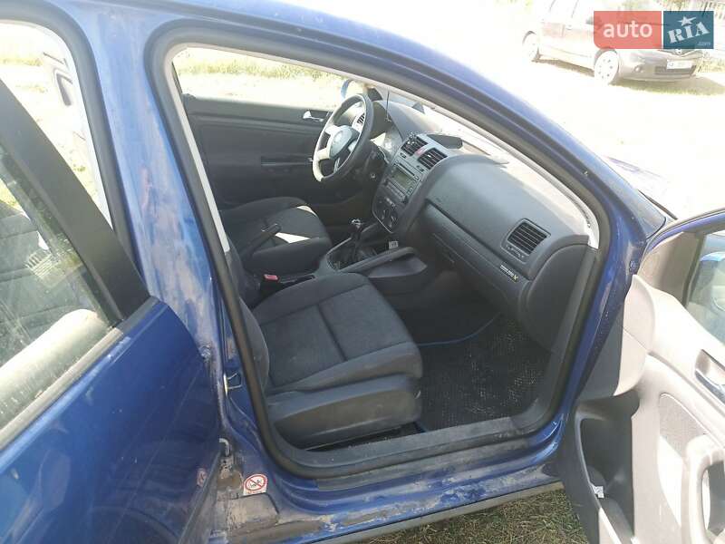 Хетчбек Volkswagen Golf 2004 в Бердичеві