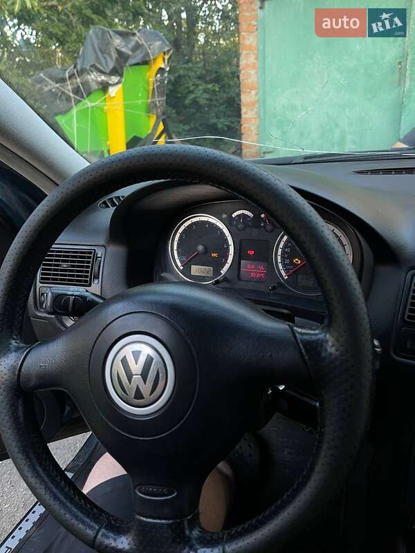 Универсал Volkswagen Golf 2003 в Тетиеве