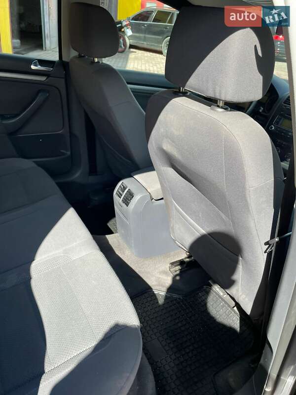 Хэтчбек Volkswagen Golf 2004 в Бориславе