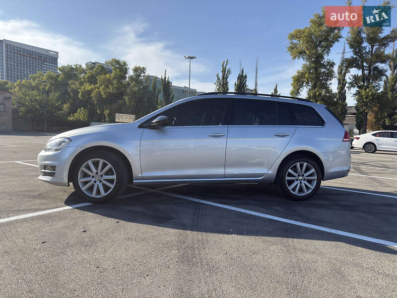 Универсал Volkswagen Golf 2015 в Киеве