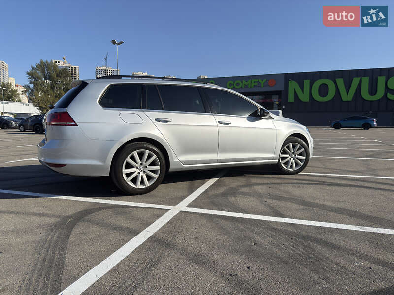 Универсал Volkswagen Golf 2015 в Киеве