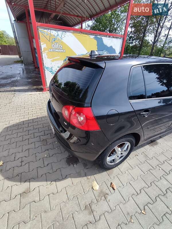 Хэтчбек Volkswagen Golf 2007 в Черновцах