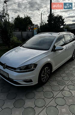 Универсал Volkswagen Golf 2017 в Тернополе
