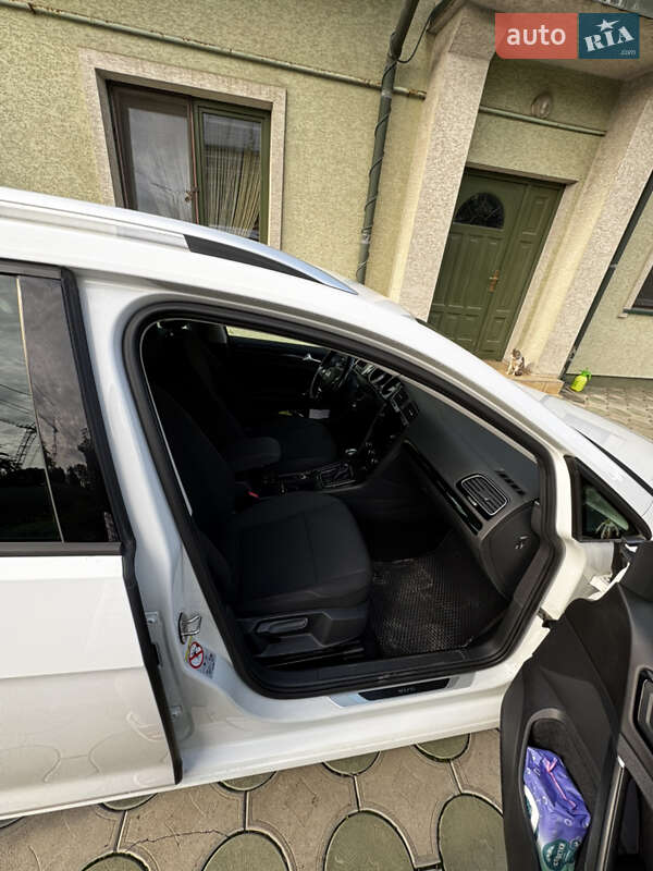 Универсал Volkswagen Golf 2017 в Тернополе