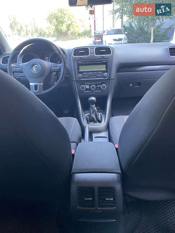 Хэтчбек Volkswagen Golf 2010 в Белой Церкви