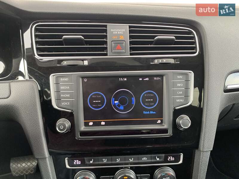 Універсал Volkswagen Golf 2015 в Житомирі