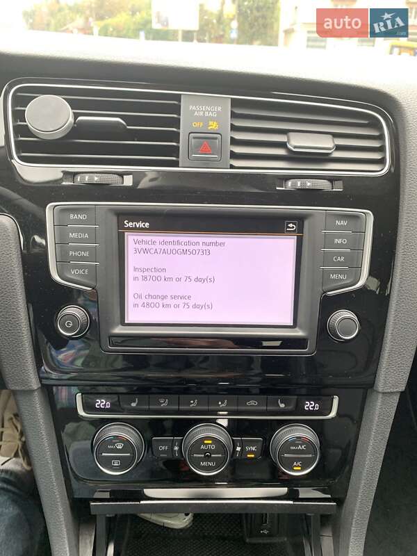 Універсал Volkswagen Golf 2015 в Житомирі