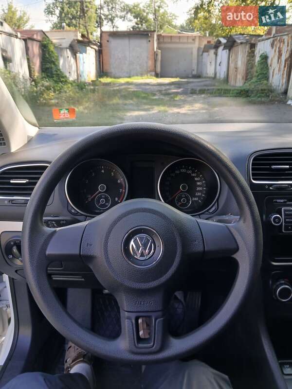 Хетчбек Volkswagen Golf 2009 в Полтаві