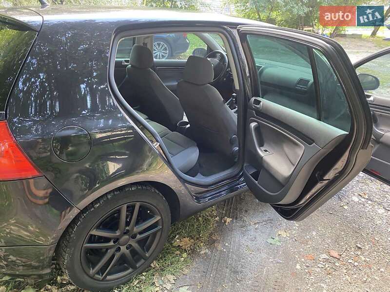 Хетчбек Volkswagen Golf 2007 в Кременці