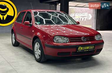 Хетчбек Volkswagen Golf 2003 в Чернівцях