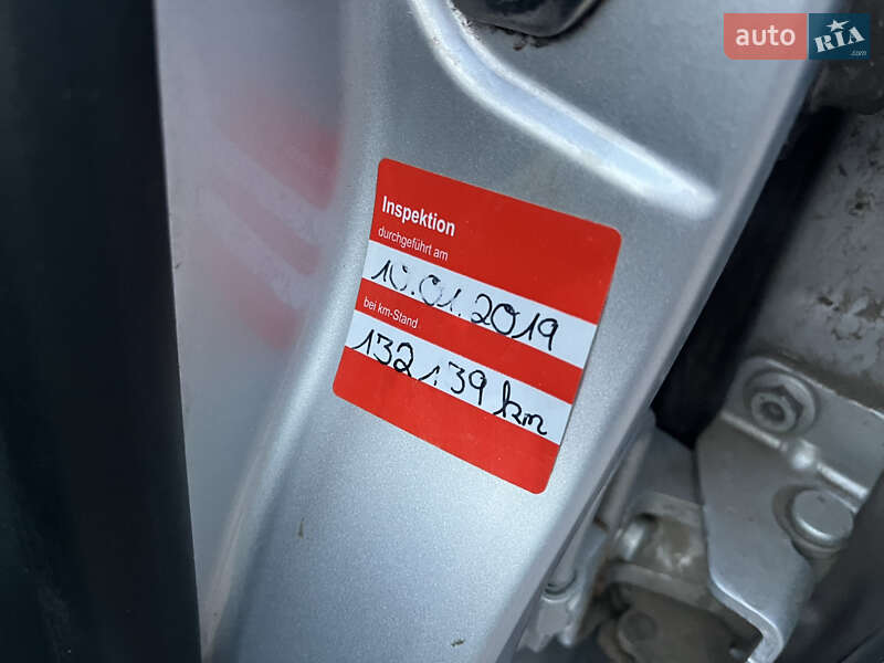 Хетчбек Volkswagen Golf 2004 в Охтирці