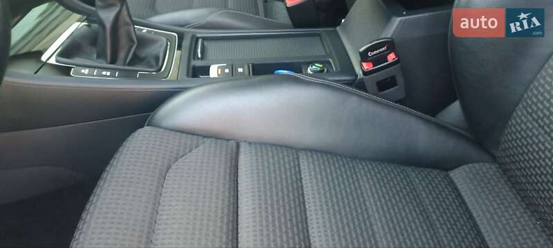 Хетчбек Volkswagen Golf 2012 в Полтаві