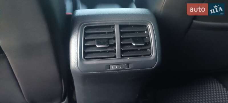 Хетчбек Volkswagen Golf 2012 в Полтаві