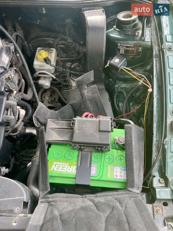 Хетчбек Volkswagen Golf 2000 в Хмельницькому