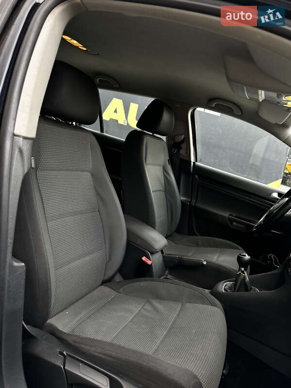 Універсал Volkswagen Golf 2011 в Львові