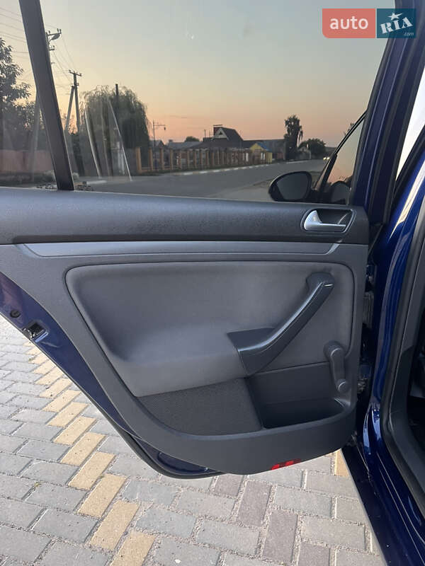 Хетчбек Volkswagen Golf 2007 в Вінниці