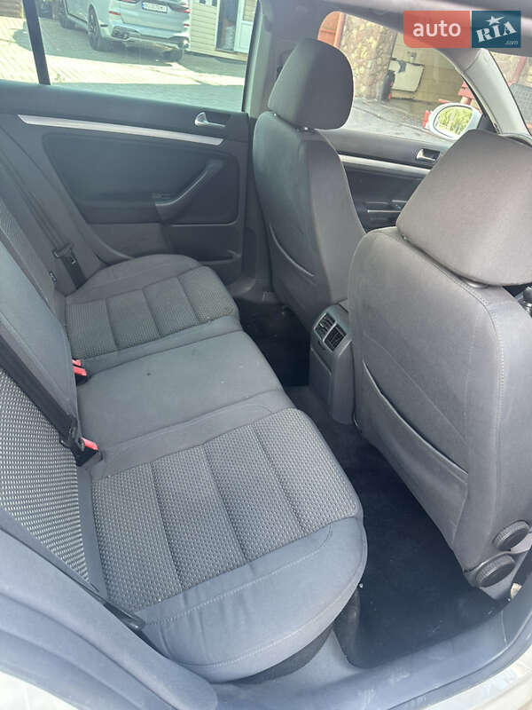 Універсал Volkswagen Golf 2009 в Тернополі