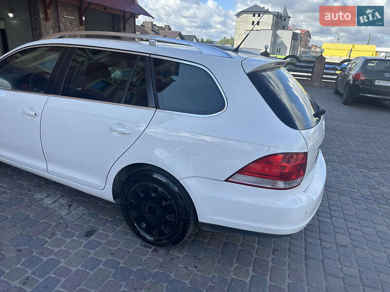 Універсал Volkswagen Golf 2009 в Тернополі