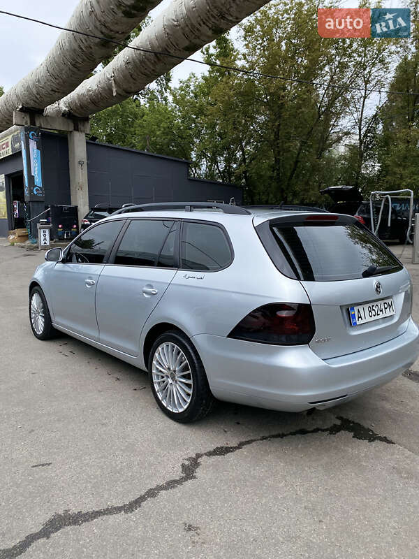 Универсал Volkswagen Golf 2011 в Киеве