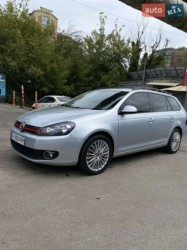 Универсал Volkswagen Golf 2011 в Киеве