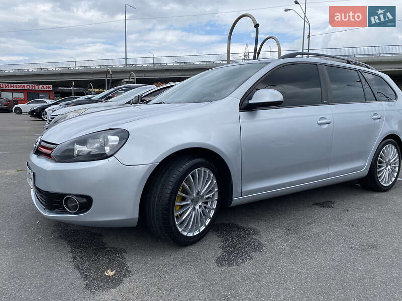 Универсал Volkswagen Golf 2011 в Киеве