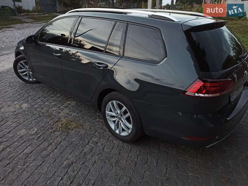 Универсал Volkswagen Golf 2018 в Гадяче
