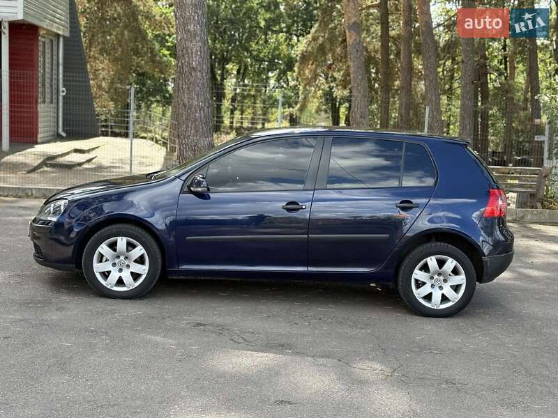 Хэтчбек Volkswagen Golf 2004 в Виннице