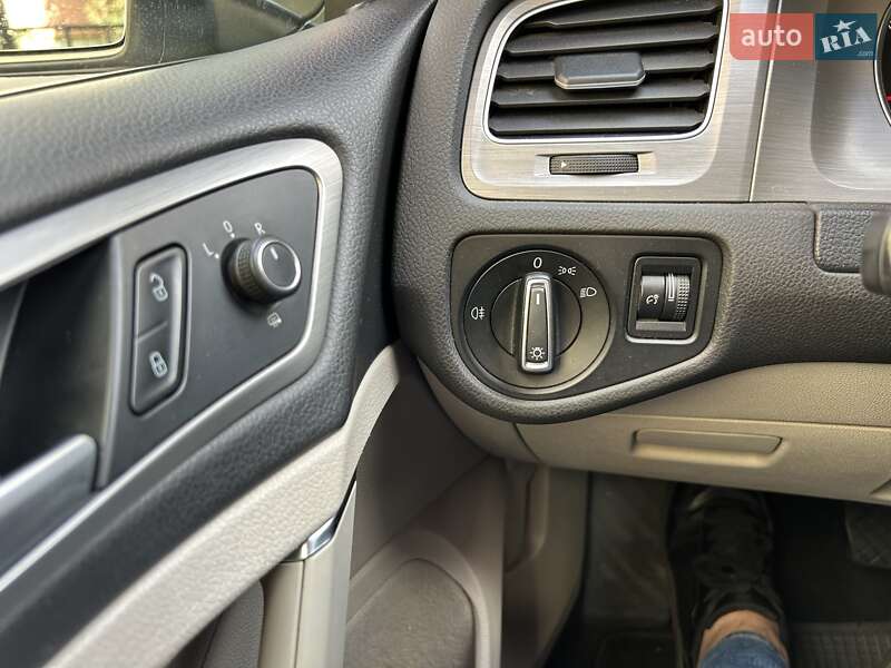 Универсал Volkswagen Golf 2015 в Ирпене