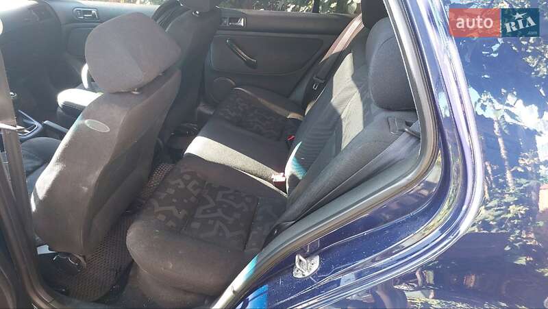 Хетчбек Volkswagen Golf 1999 в Полтаві