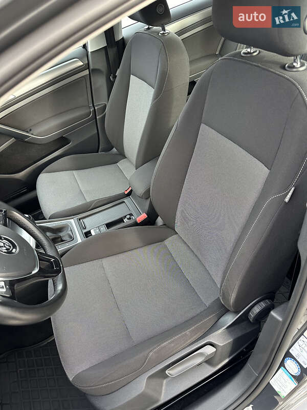 Універсал Volkswagen Golf 2016 в Вінниці