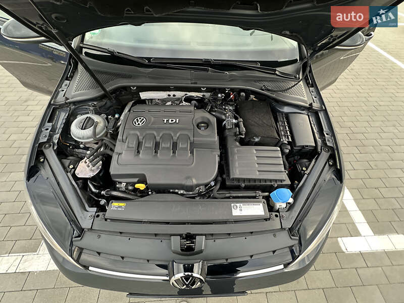 Універсал Volkswagen Golf 2016 в Вінниці