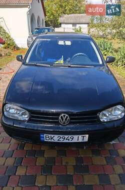 Хетчбек Volkswagen Golf 2003 в Рівному