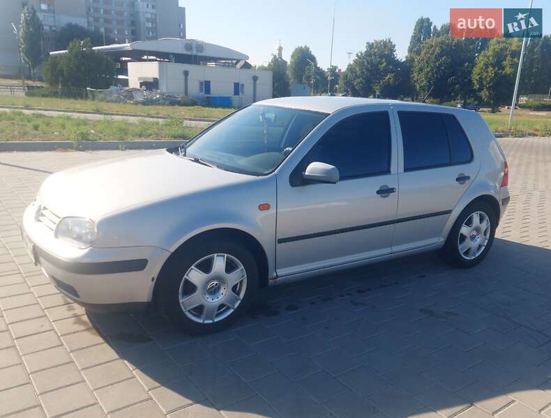 Volkswagen Golf 1998