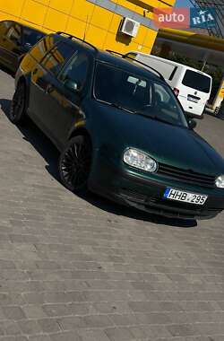 Універсал Volkswagen Golf 2001 в Сарнах