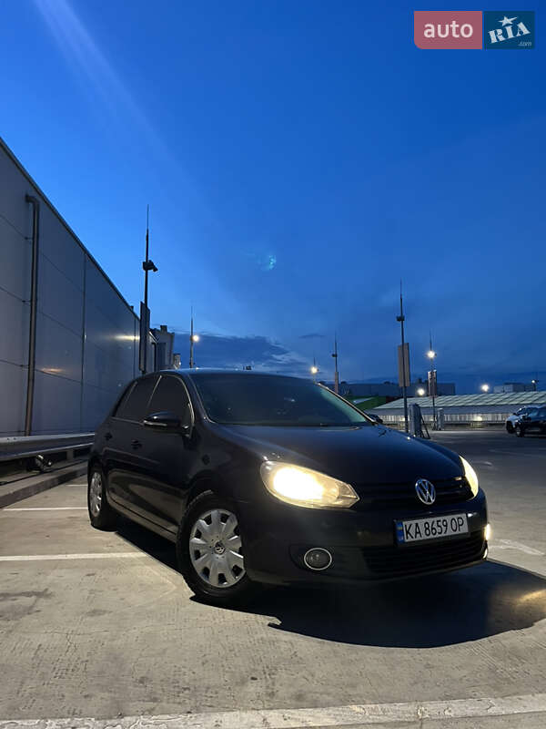 Хетчбек Volkswagen Golf 2011 в Києві